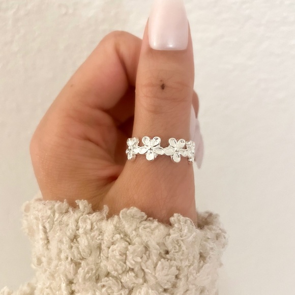 925 Sterling Silver Dainty Flower Ring Minimalist Ring Chic Boho Ring - Picture 4 of 9